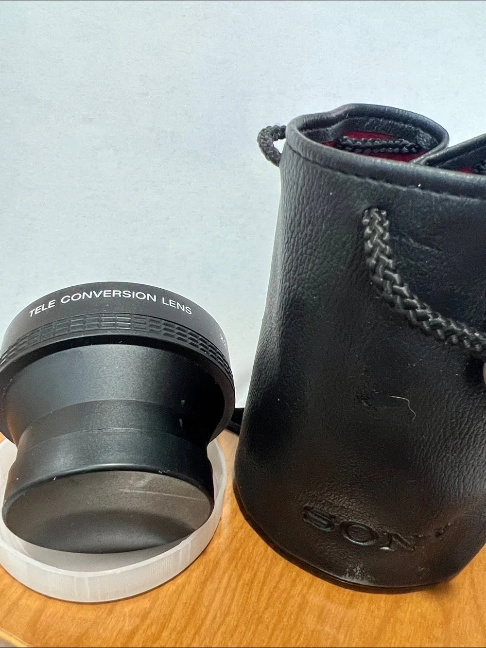 Sony Black Lens VCL-2046 with Black Leather Pouch (Red Interior)